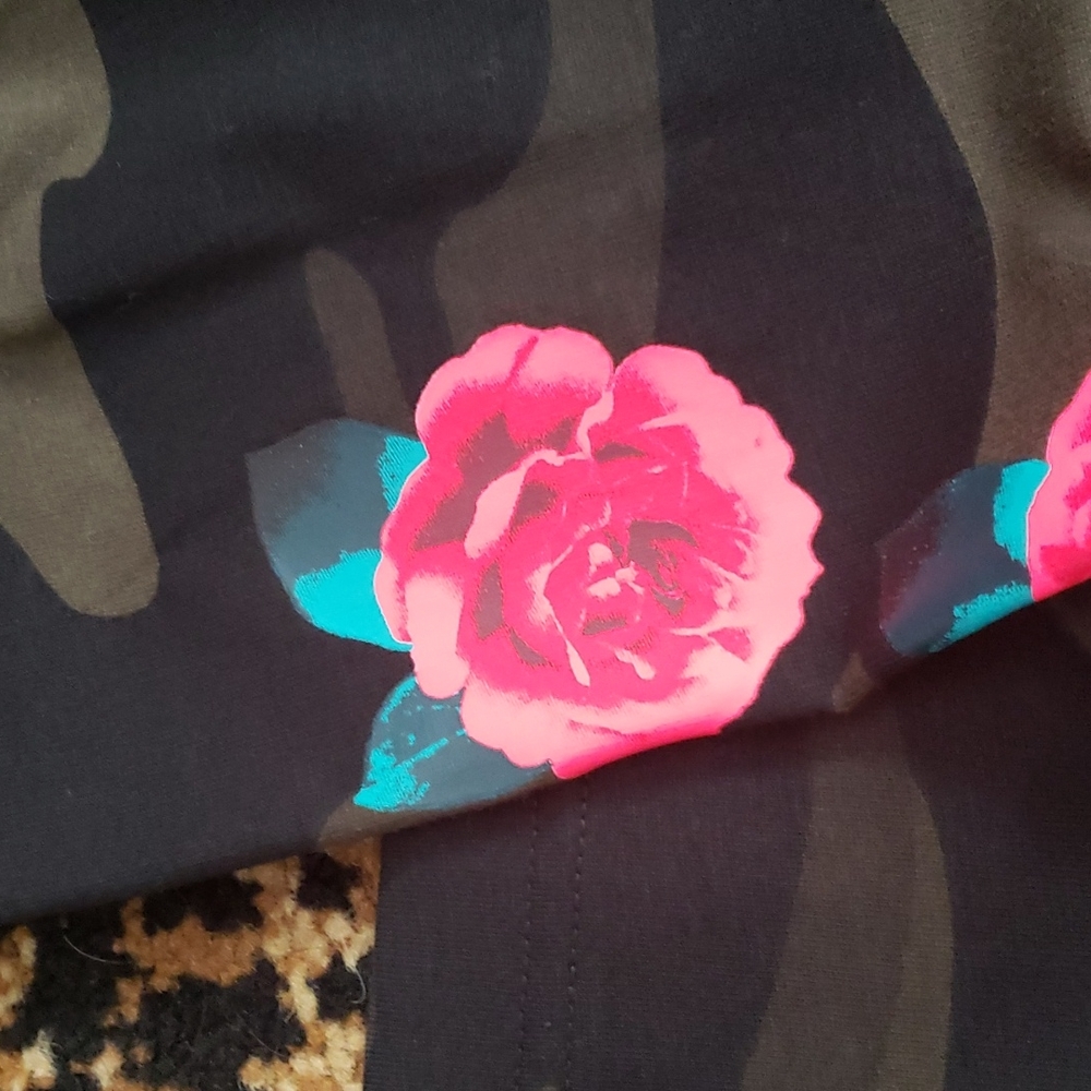 ❌❌SOLD❌❌ Victoria Secret Top - Picture 5 of 7